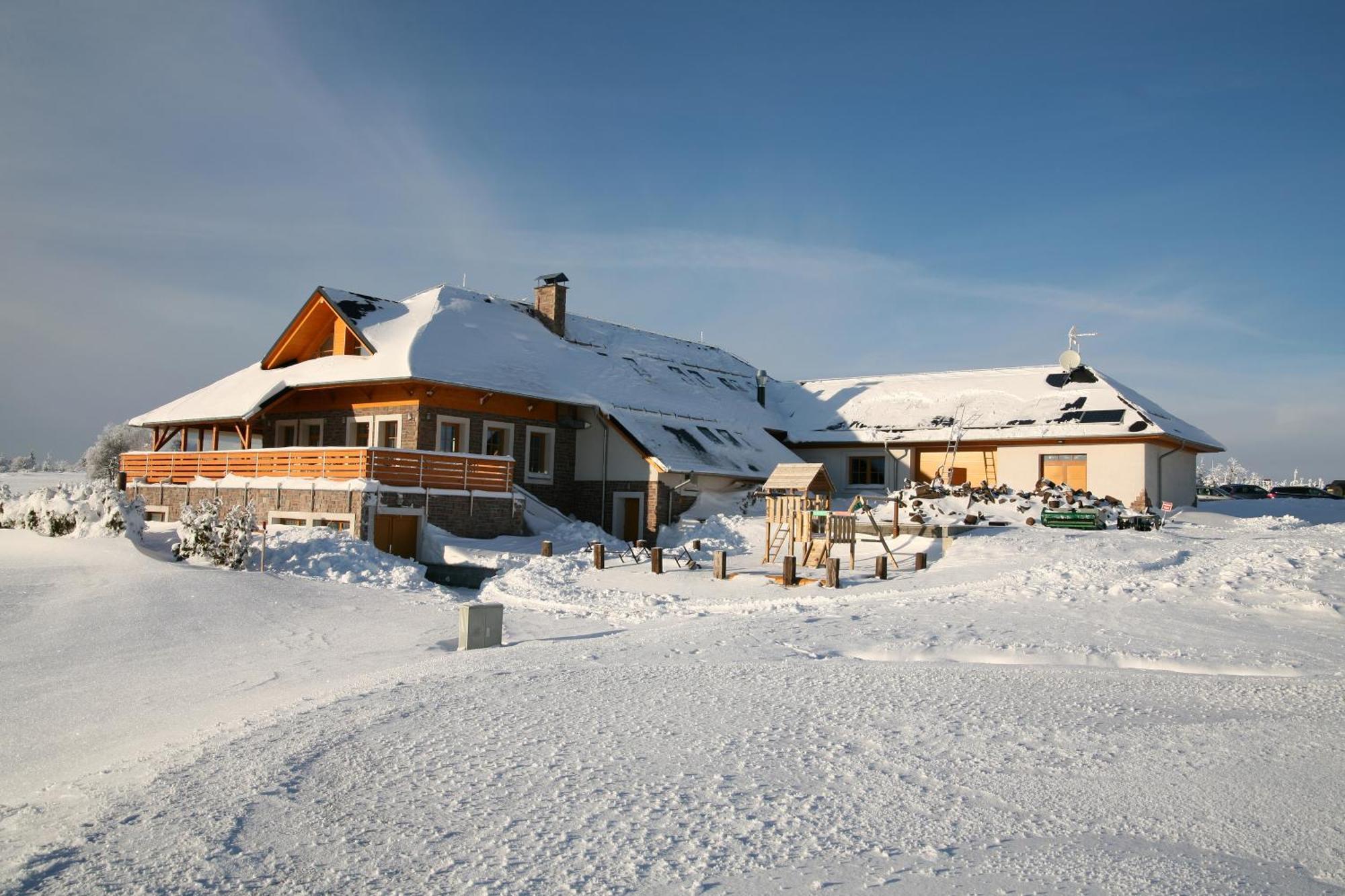 Hotel Krusnohorsky Dvur Cínovec Exterior foto